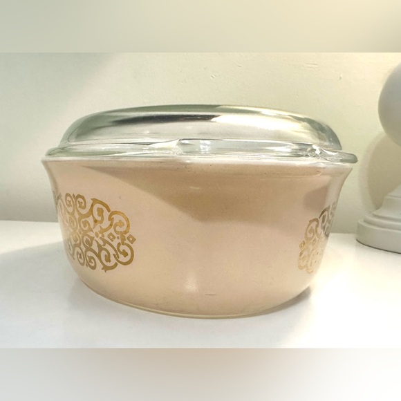 Vtg PYREX #045 Beige Bramble Casserole Dish W/Lid Gold Scroll 2.5 Quart Ovenware - Picture 3 of 15
